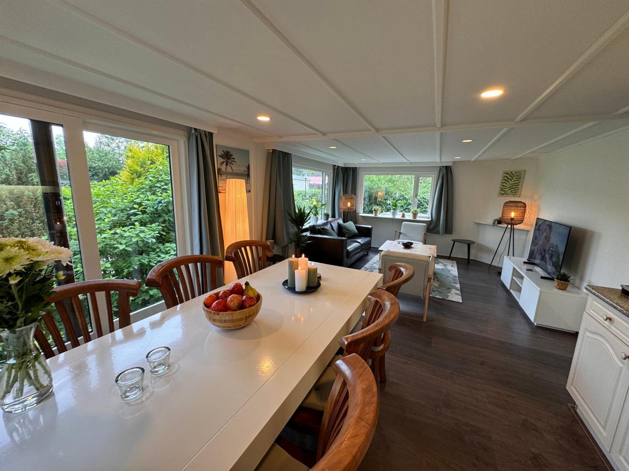 フォールトハイゼンRuim En Luxe Chalet Privetuin - Park 'De Ijsvogel'アパートメント エクステリア 写真