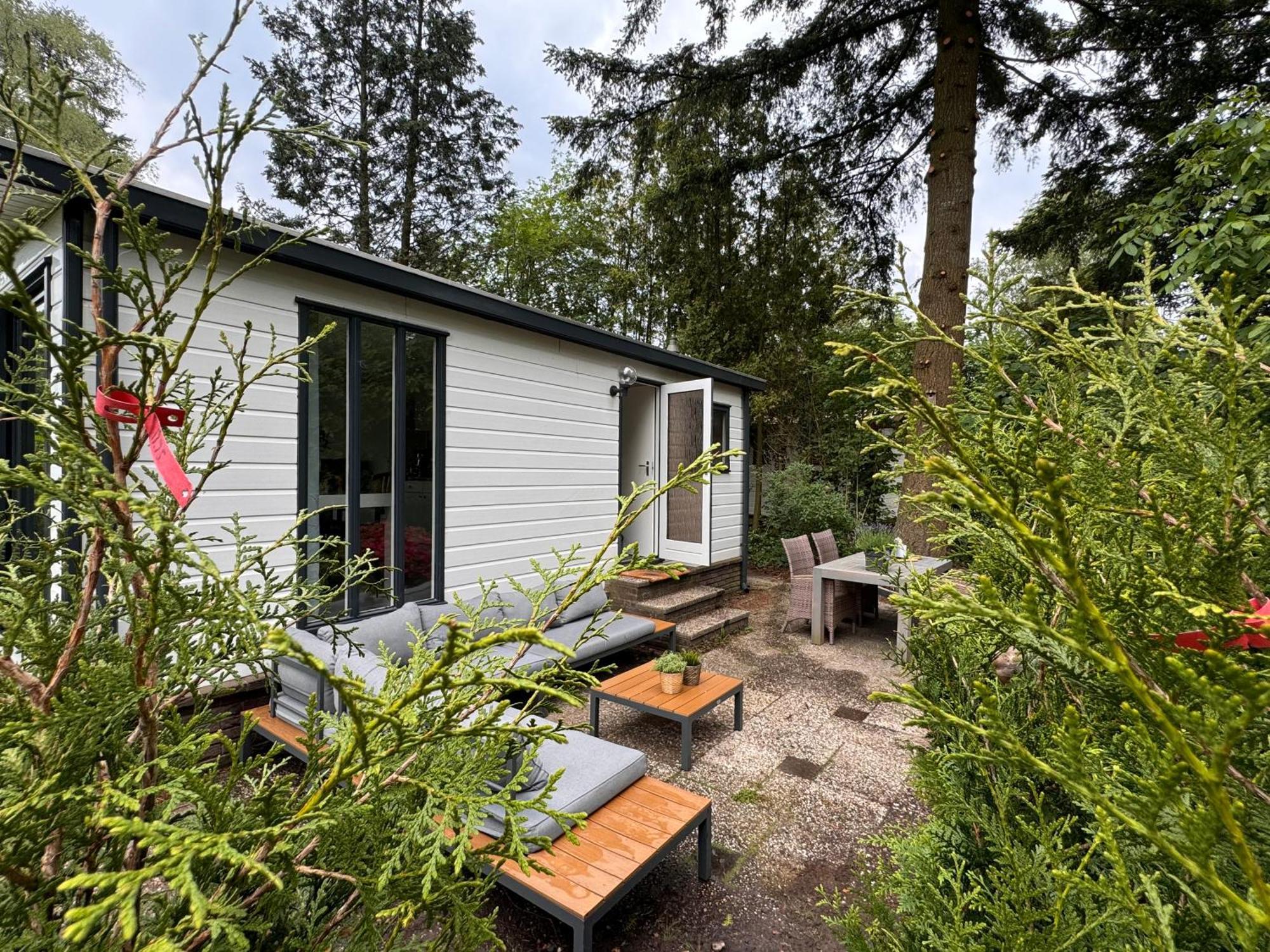 フォールトハイゼンRuim En Luxe Chalet Privetuin - Park 'De Ijsvogel'アパートメント エクステリア 写真
