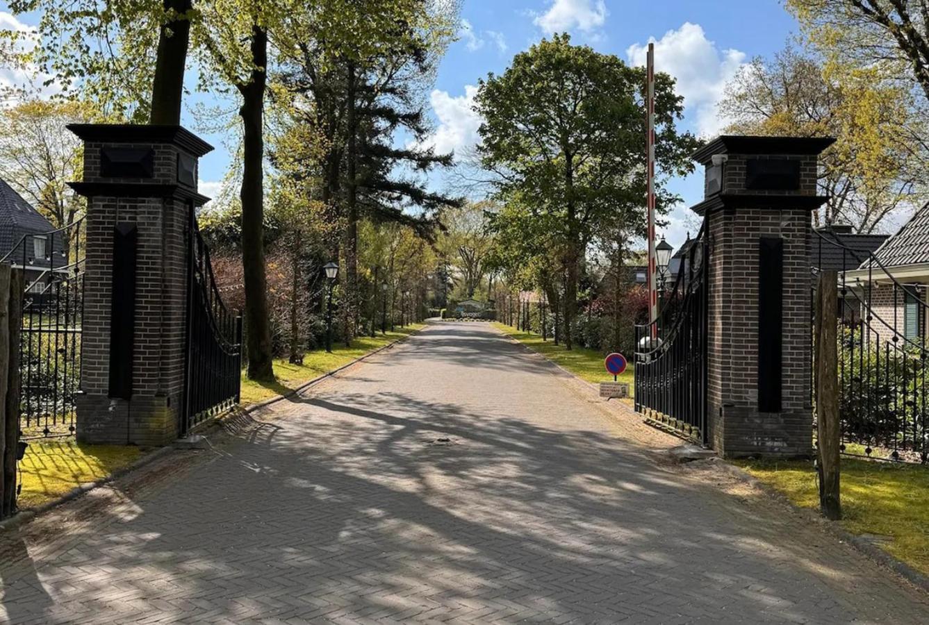 フォールトハイゼンRuim En Luxe Chalet Privetuin - Park 'De Ijsvogel'アパートメント エクステリア 写真