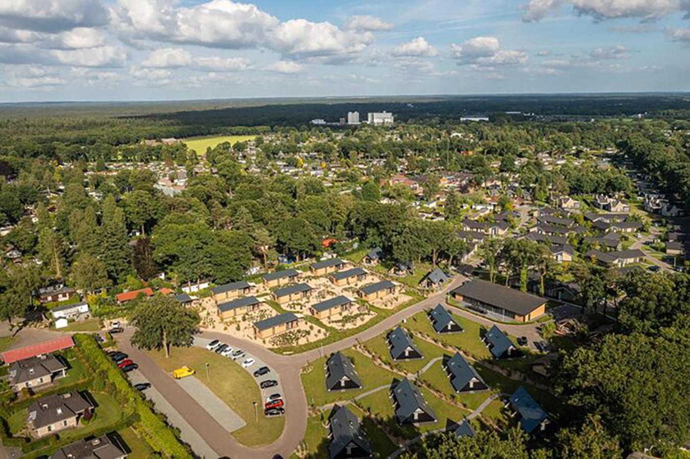 フォールトハイゼンRuim En Luxe Chalet Privetuin - Park 'De Ijsvogel'アパートメント エクステリア 写真