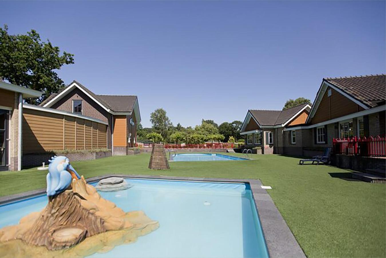 フォールトハイゼンRuim En Luxe Chalet Privetuin - Park 'De Ijsvogel'アパートメント エクステリア 写真